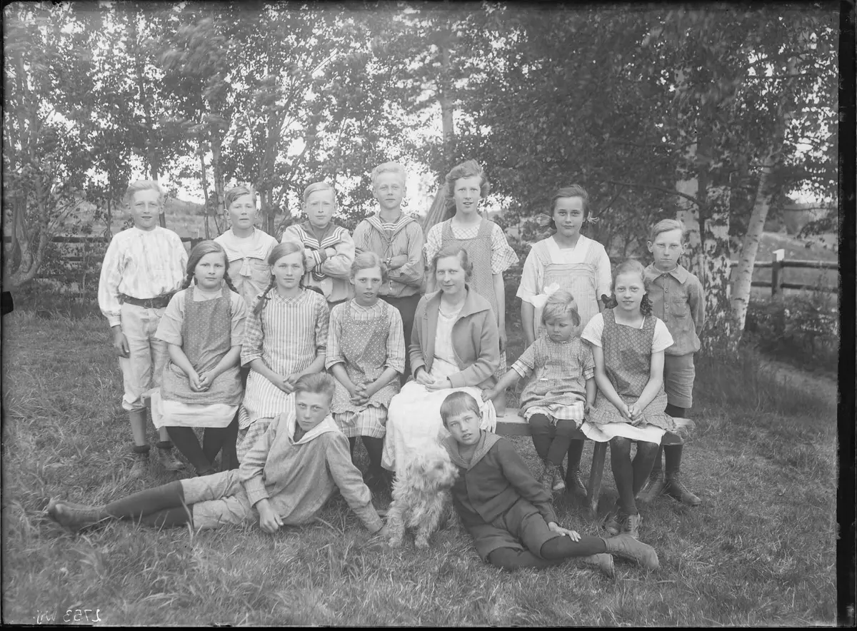 Klass på Ullvi skola i Munktorp 1925 - Västerås Stadsarkiv / DigitaltMuseum