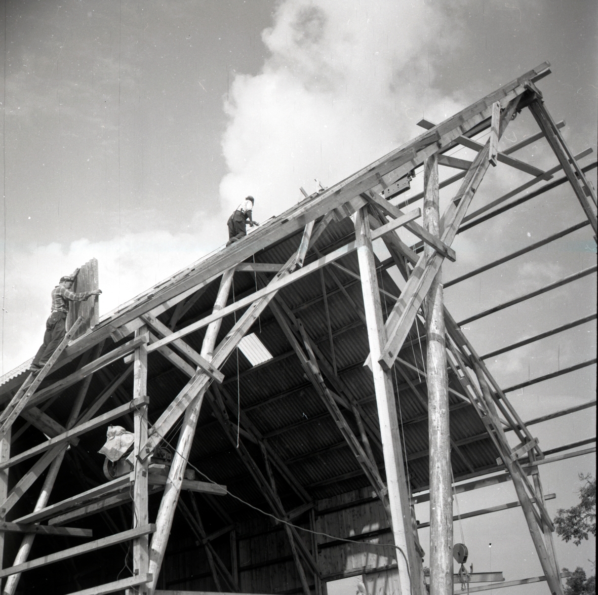 Bränder i Norra Möckleby september 1958. Återuppbyggnad av ekonomibyggnad.