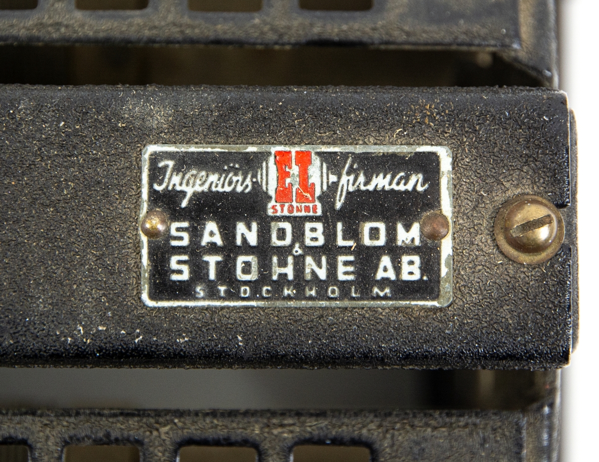 Skjutmotstånd. Trådlindad keramisk resistor 4,7 A 23 ohm,  tillverkad av Sandblom Stohne AB Stockholm.