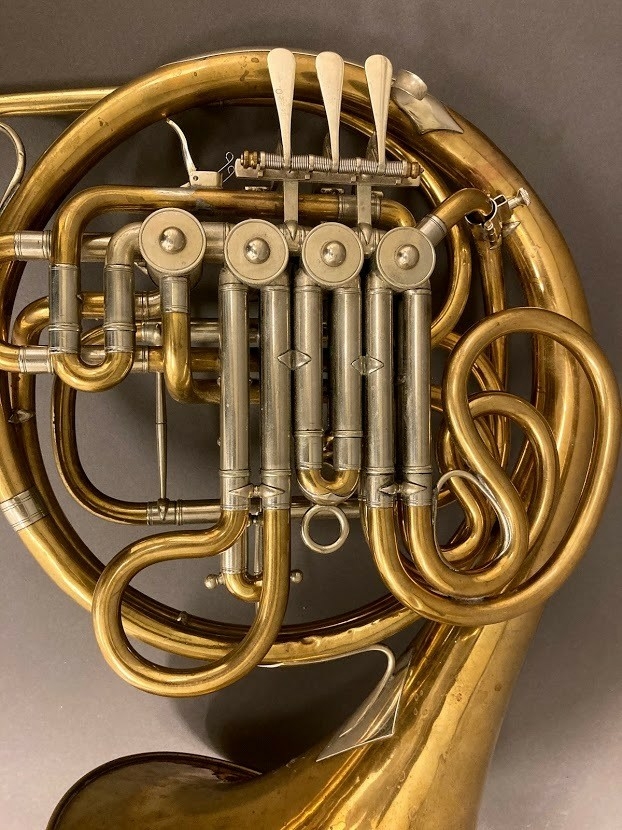 Valthorn - Ringve Musikkmuseum / DigitaltMuseum