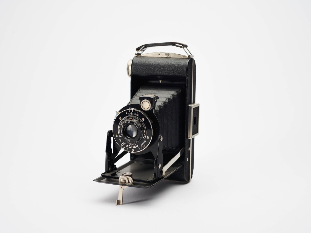 Kodak Junior Model D er et foldekamera for rullfilm, produsert av Kodak Ltd i London på 1930-tallet.