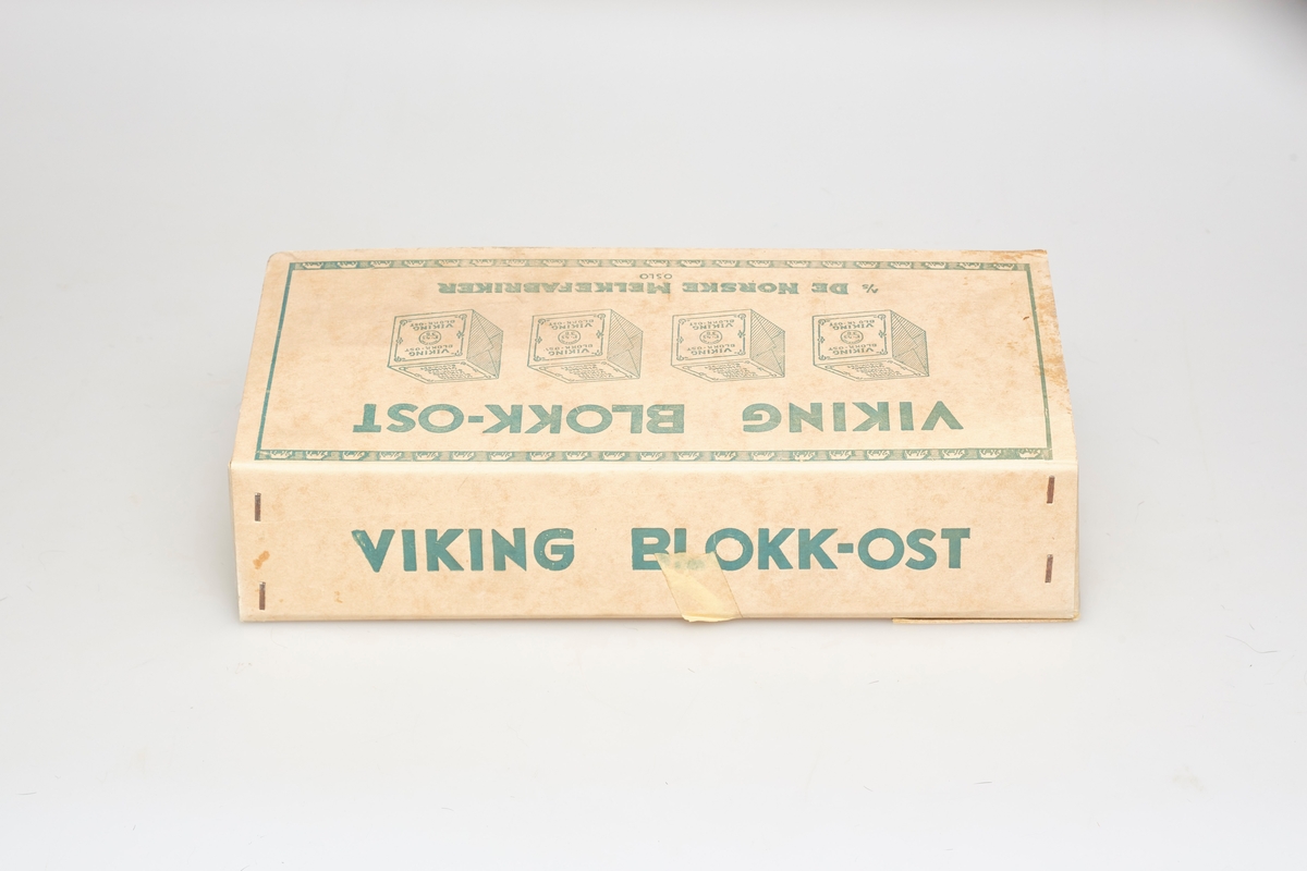 Pappeske for viking blokk ost og en pose med noen lapper(?).