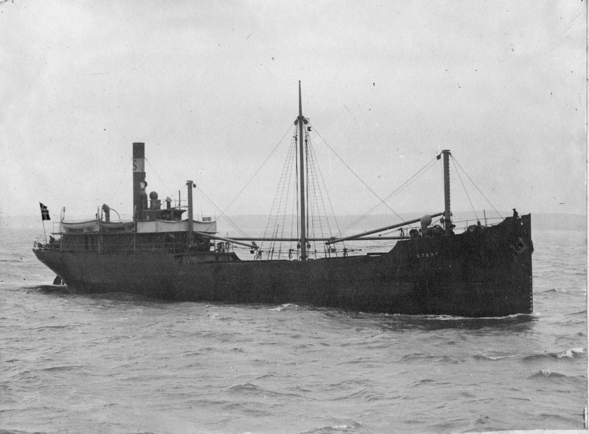 Skuta DS Start Bygget 1923 for rederiet Erling Mortensen ved Skien mekaniske verksted. Forliste 01.02.1940, da den ble torpedert av den tyske u-båten U-13 utenfor Skottland. 16 normenn omkom.