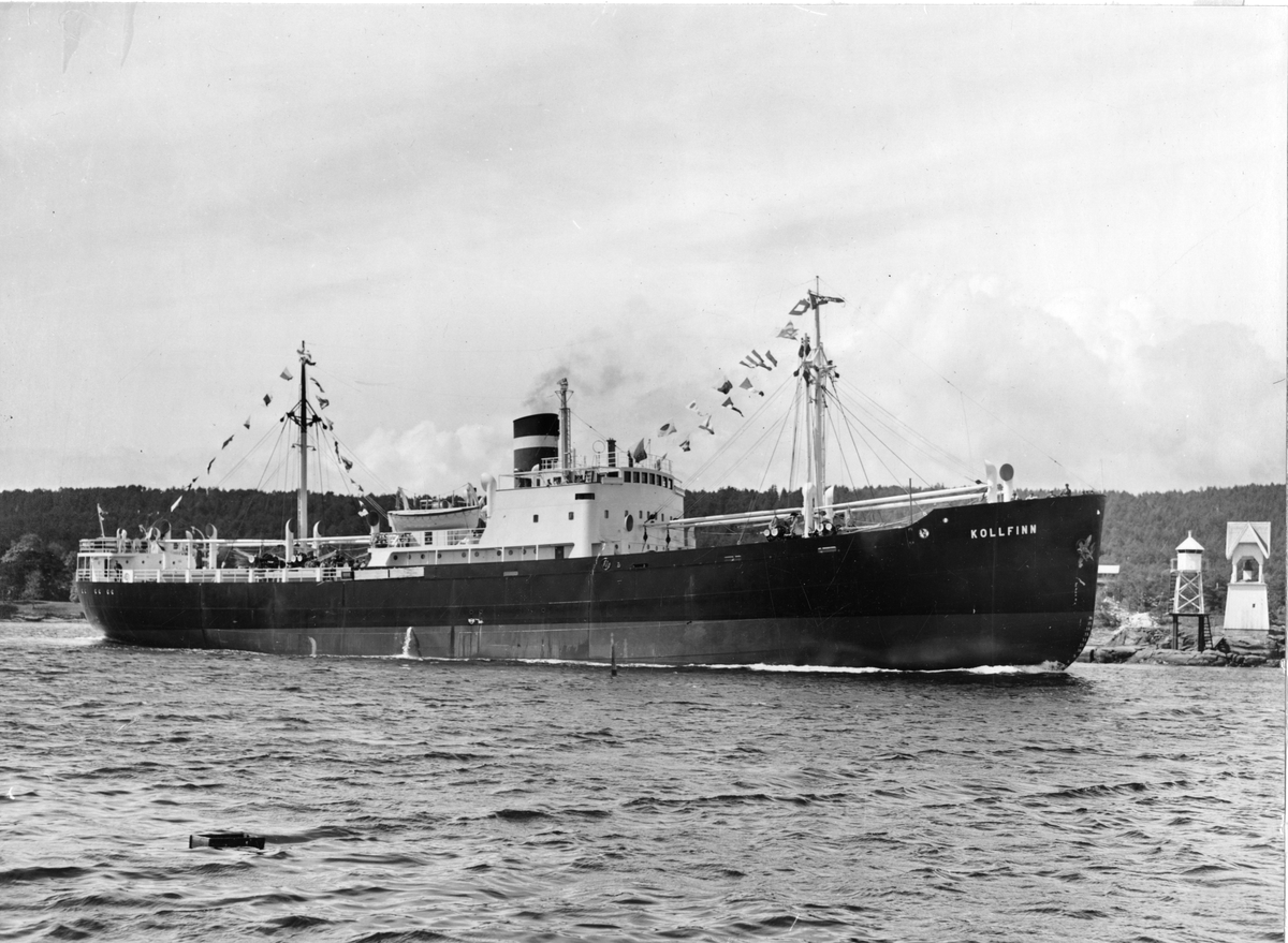 Skuta DS "Kollfin" Bygget 1952 for rederiet AS Kollbjørg. 2480 dvt. Omdøpt til DS "Bonde" 1968 og hugget på Gadani Beach i Pakistan 1975.