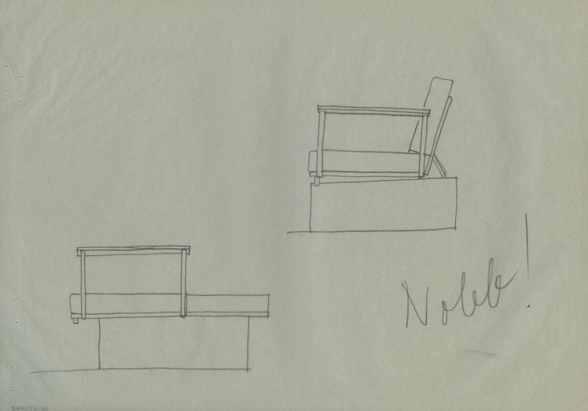 Skisser och idéskisser till olika varianter av soffor, varav vissa är bäddbara. Även referensmaterial i form av en beviljad patentansökning, publicerad 1938-06-08, för "Till säng omändringsbar soffa", uppfinnare A.M. Eriksen.  