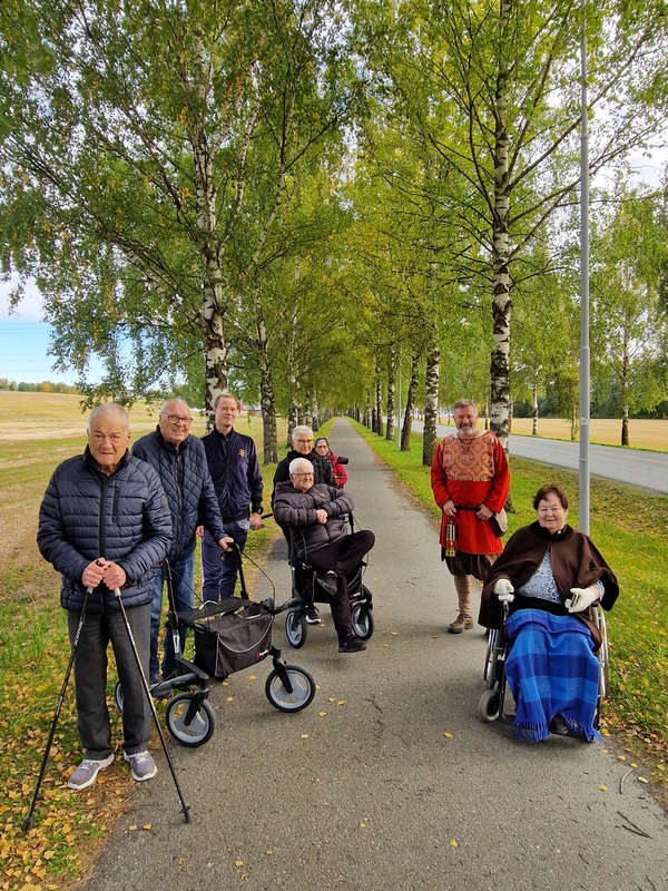 Vandring med Olavsflammen fra Stiklestad til Verdal bo- og behandlingssenter. Foto: Christian Semb