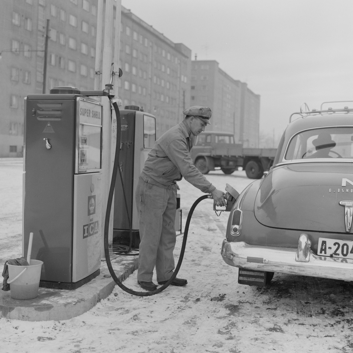 Norske Shell A/S, foto av ny bensinstasjon på Marienlyst