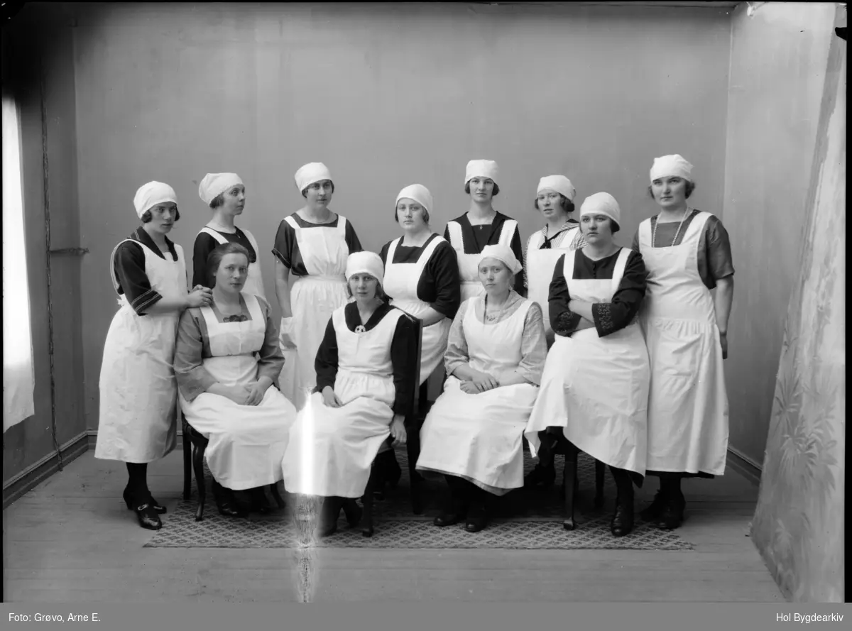 Kokker, Geilo Husholdningsskole, kvinner, Gruppe11, uniform, arbeidsliv,