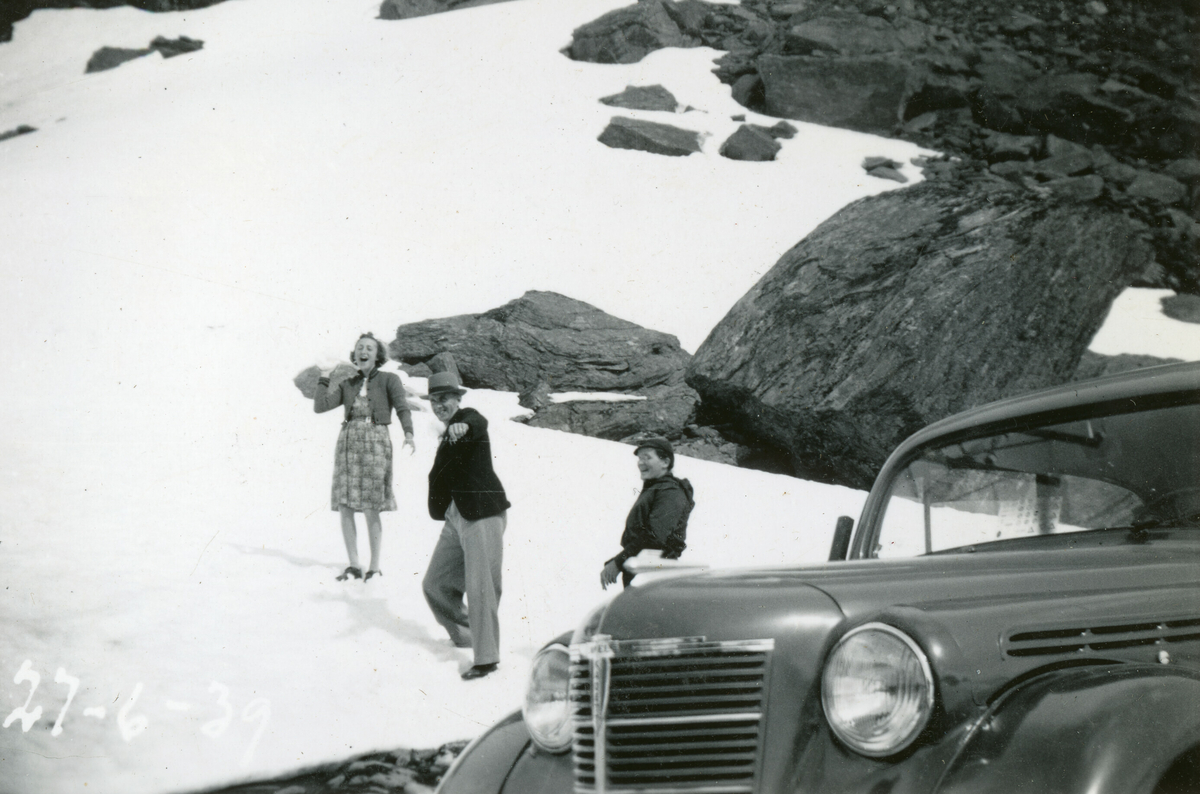 Familien Terjesen på tur over fjellet 27. og 28. juni 1939.  Tre ulike stader.