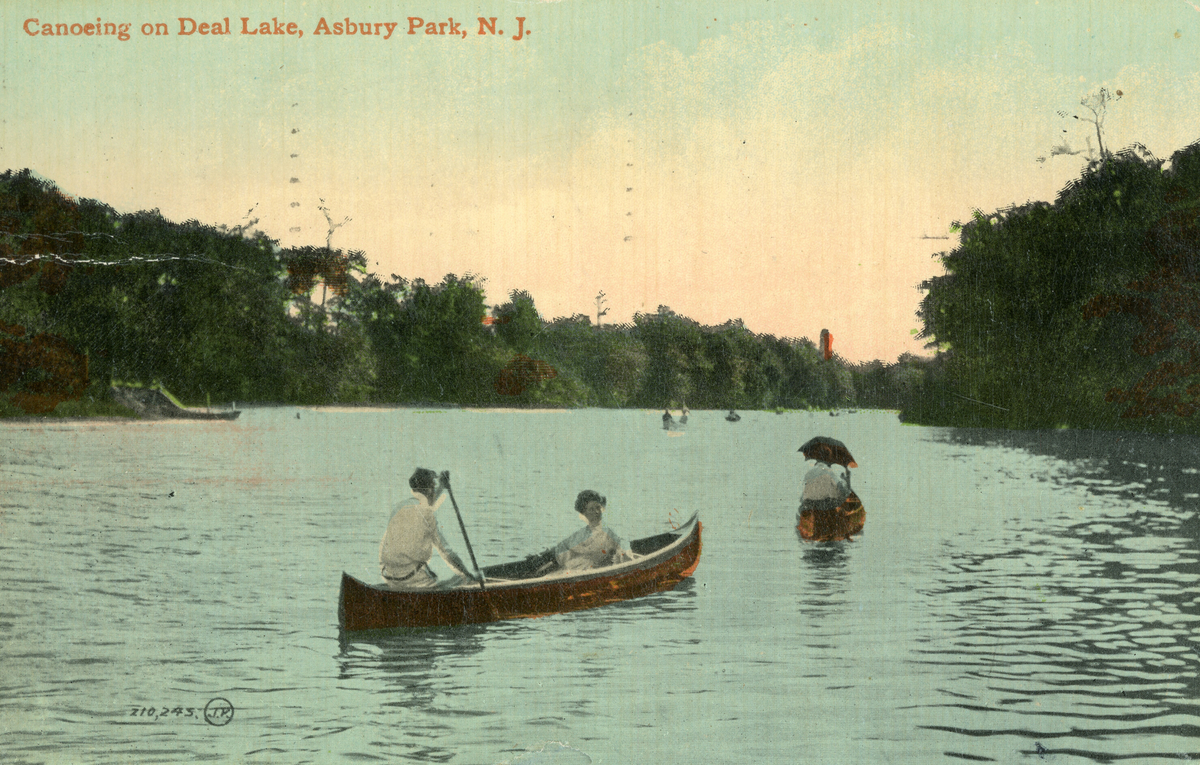 Postkort med motiv frå kanopadling på Deal Lake, Asbury park, New Jersey.