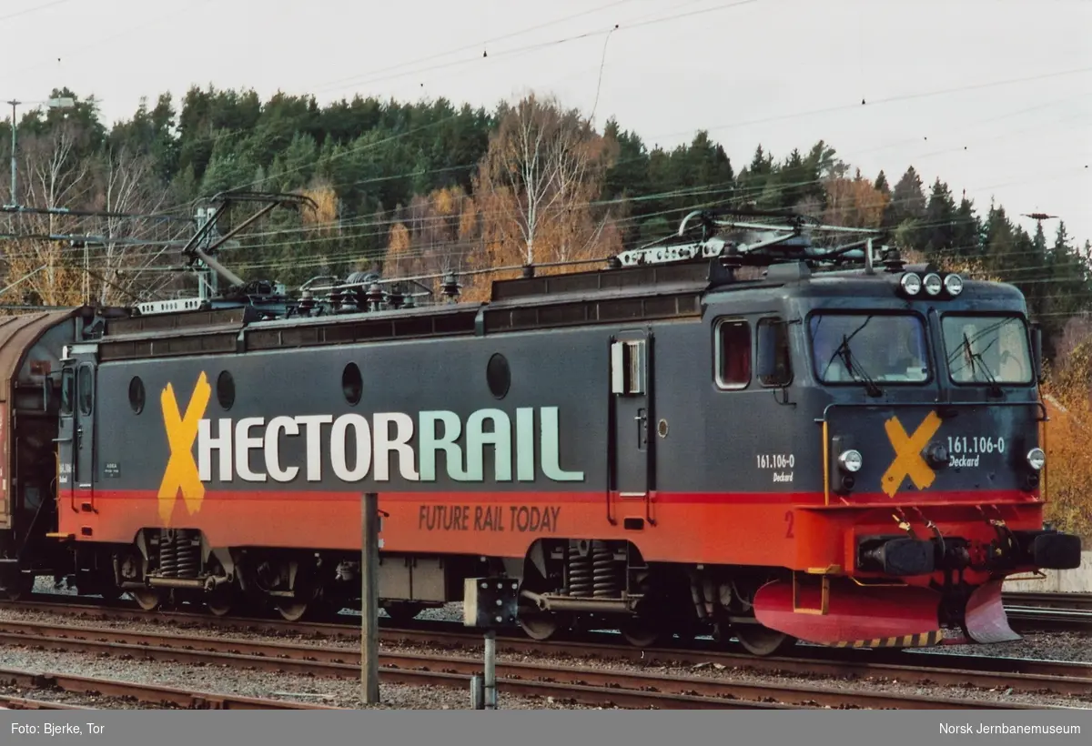 HectorRails elektriske lokomotiv 161-106-0, tidligere El 15 2196, på Hønefoss stasjon
