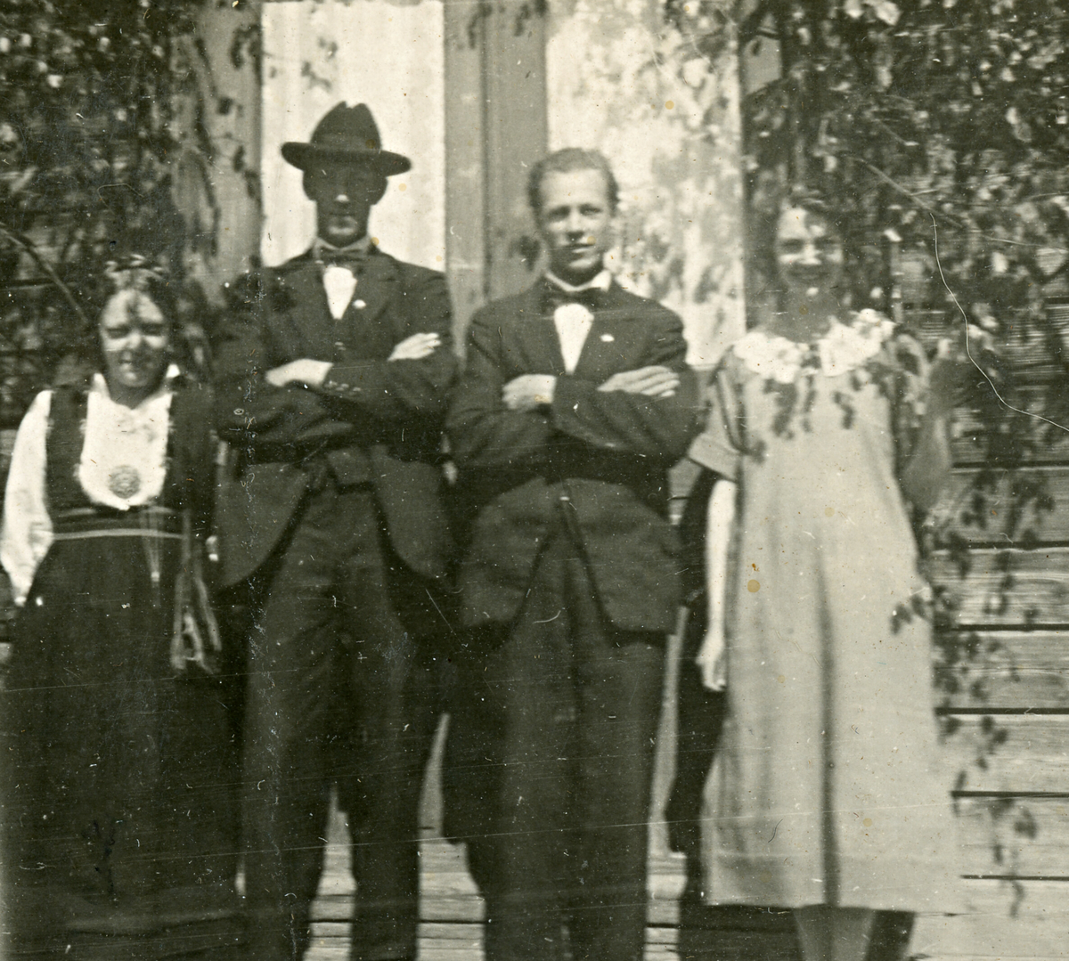 Fire bilde frå eit stemne i Bø i 1926.  Bilde 1: I midten "Tulla" Helland, t.h Vehus.  Bilde 3: "Malla", Bakken, "Tulla"  Bilde 4: "Malla", Bakken, Haugeto, "Tulla"