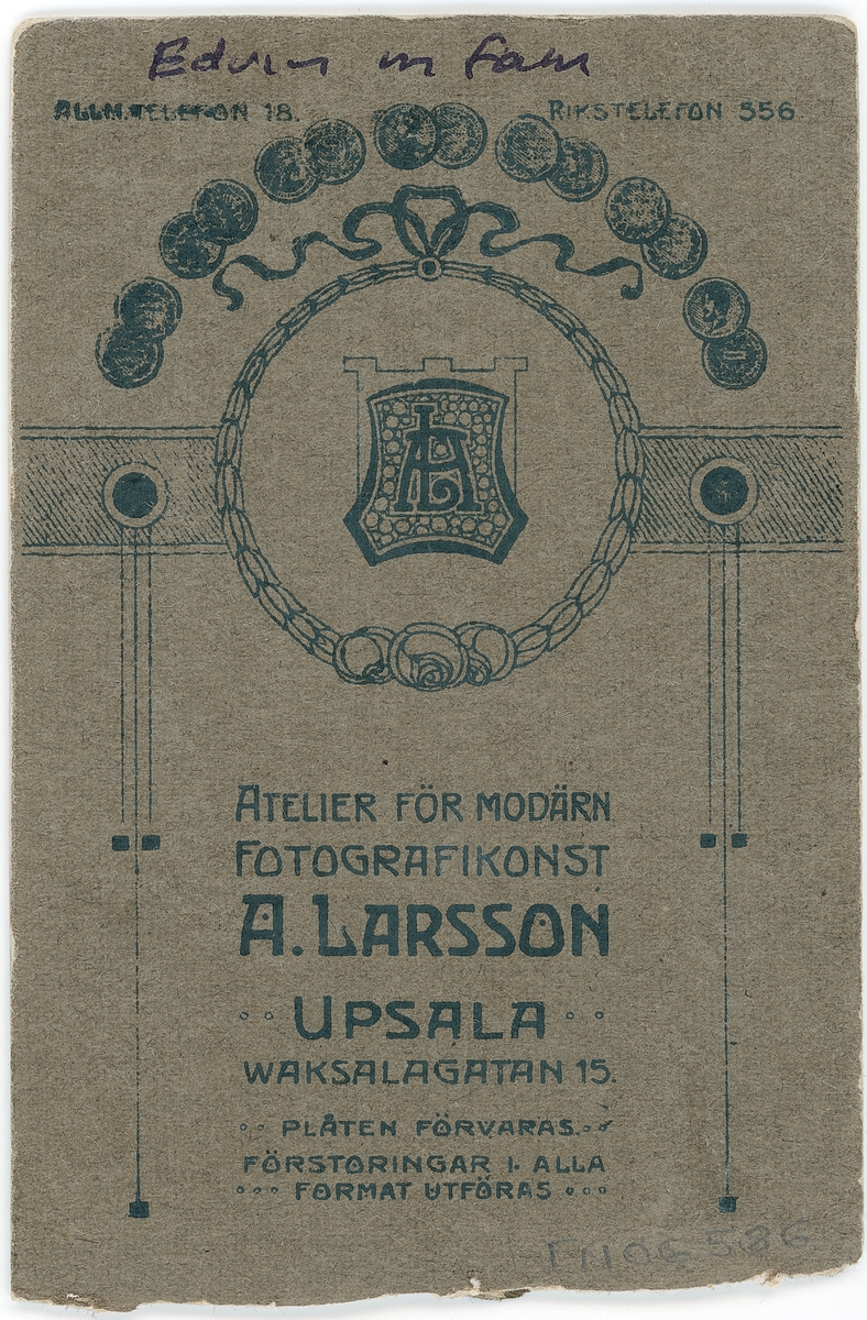 Kabinettsfotografi - Edvin med familj, Uppsala 1917