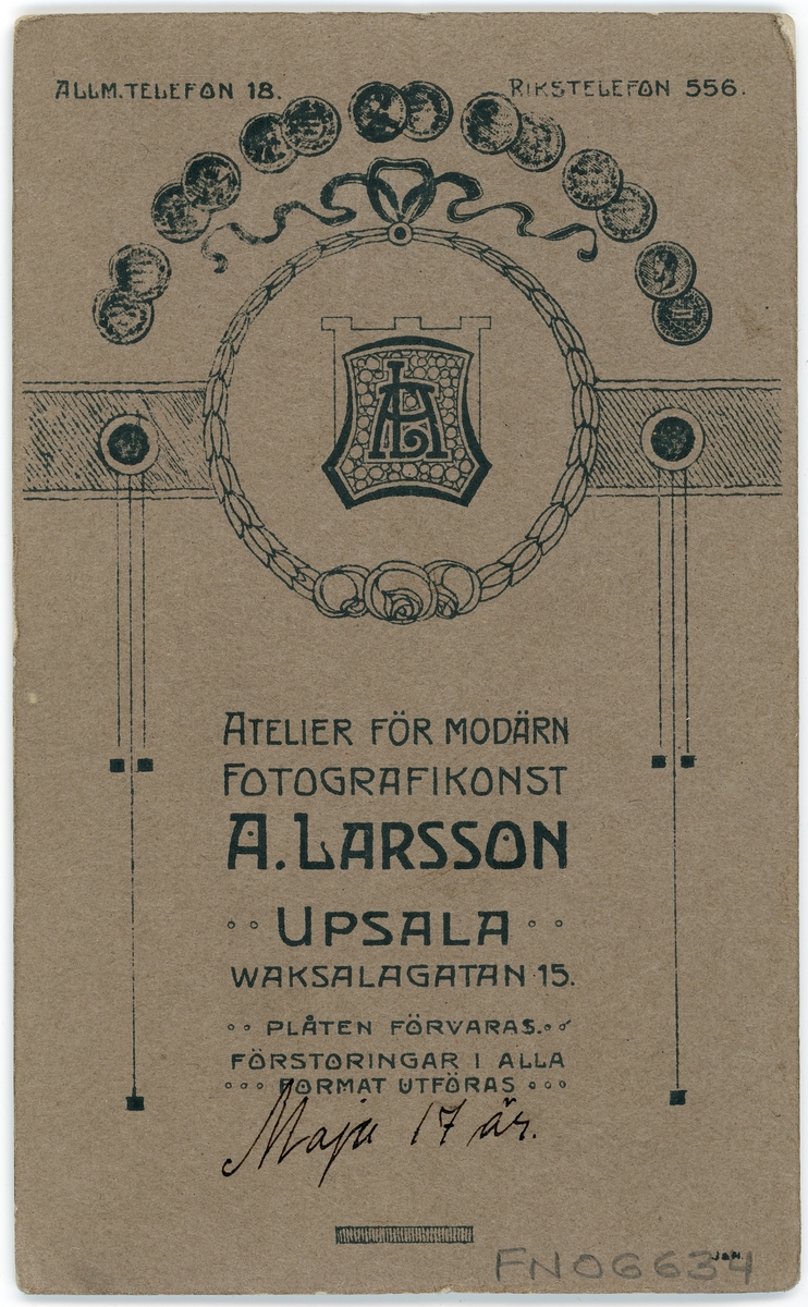 Kabinettsfotografi - Maja 17 år, Uppsala 1917