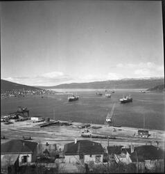 Narvik havn, Fagerneskaia med Narvik kommunale handel til v.