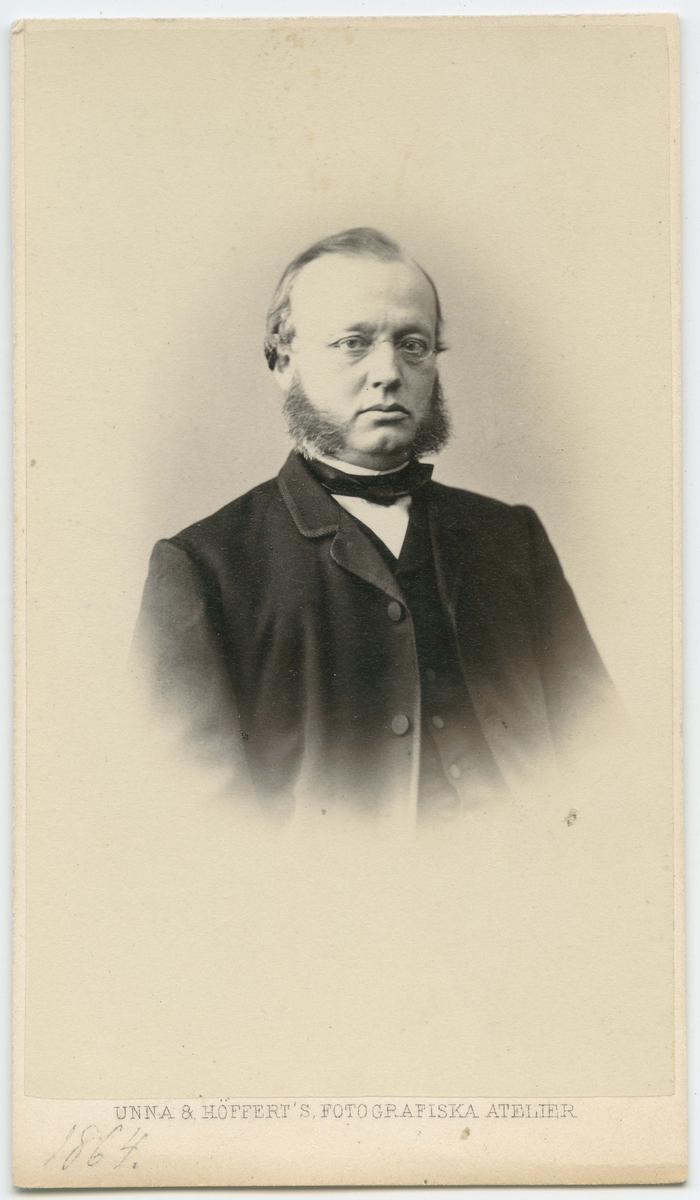 Porträtt på Doktor A. Drakenberg. Foto år 1864.