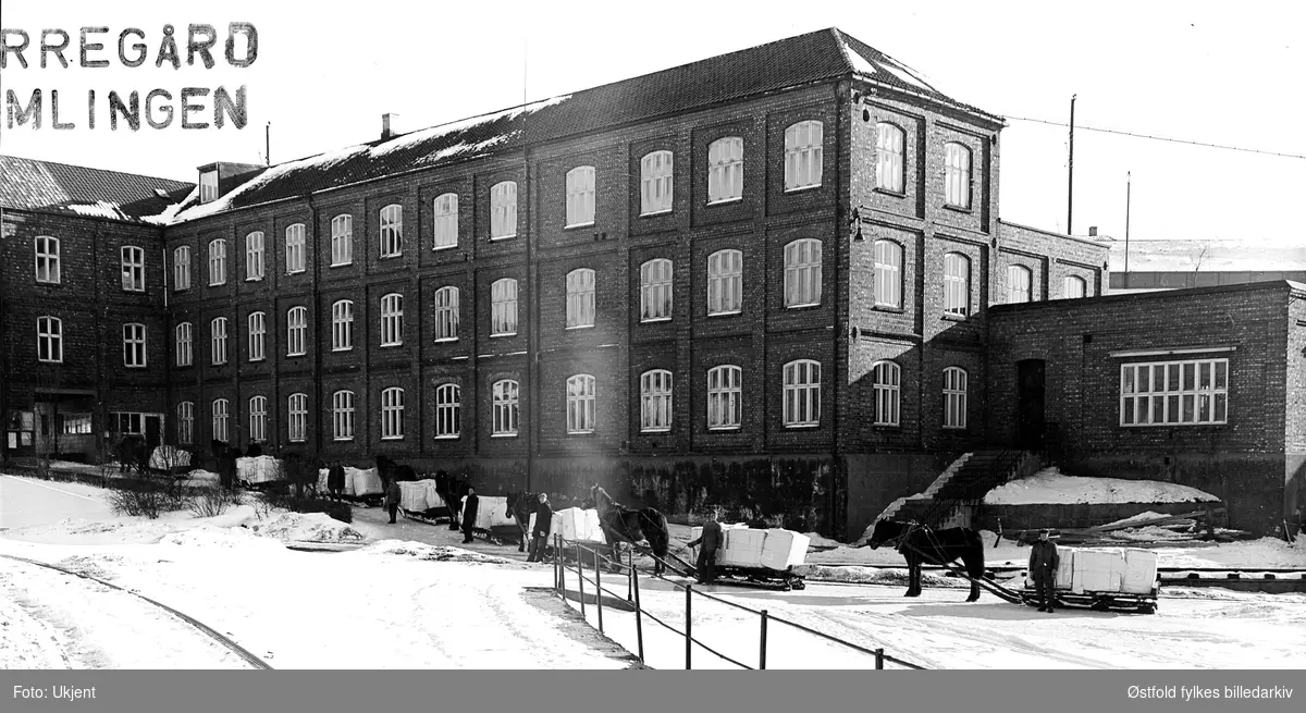 Henting av fór-cellulose på Borrgeård fabrikker, Sarpsborg mars 1942.