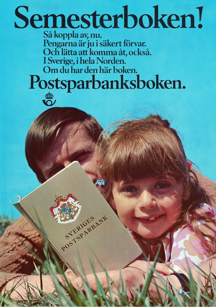En far och dotter med en postsparbanksbok.