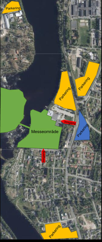 Bildet viser flyfoto av områdene rundt Norsk skogmuseum, med boligfelt og elva som renner gjennom byen. Grønne, gule og blå felter for markerer parkeringsområder og messeområdet under de Nordiske jakt- og fiskedagene