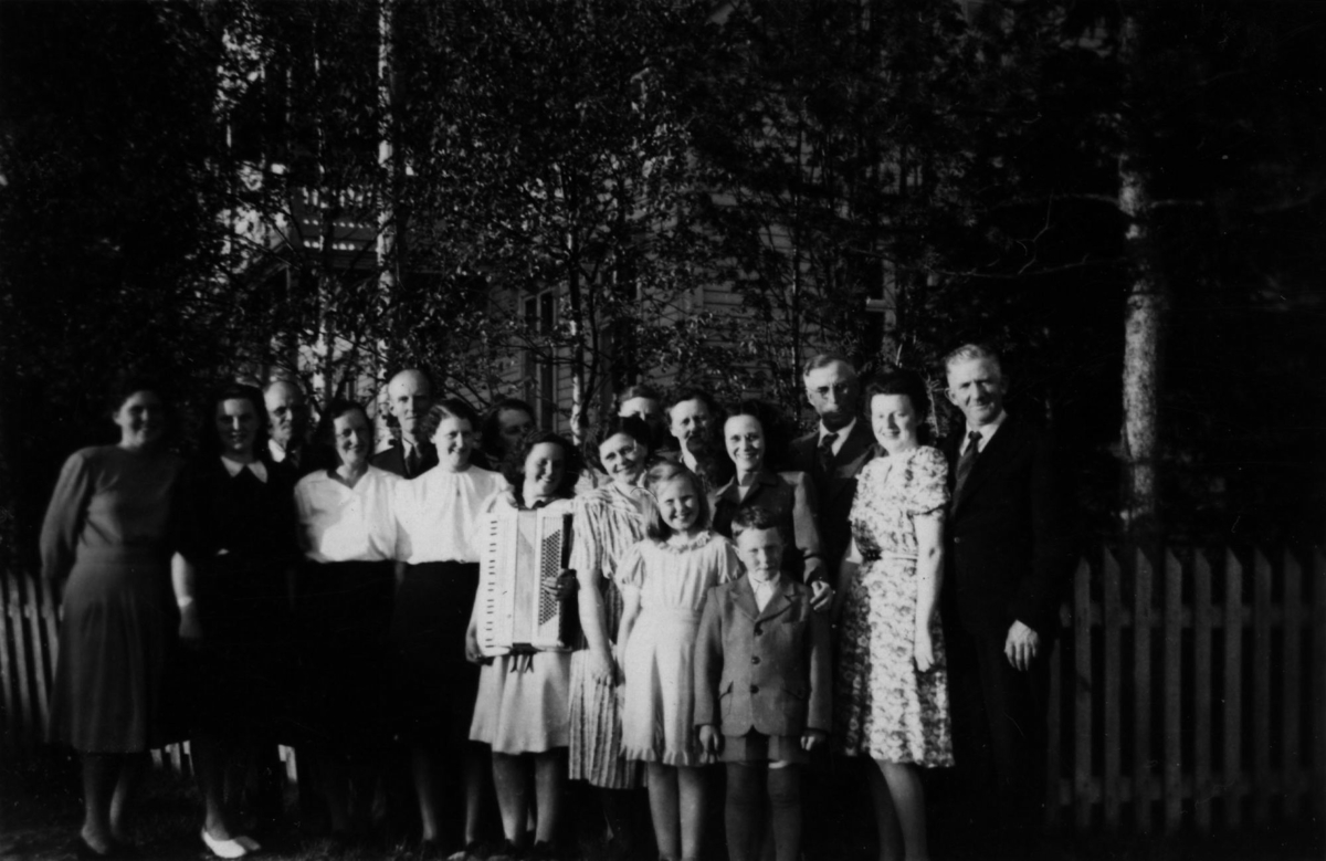 Familiebilde fra Kirkesnes i Målselv i anledning amerikabesøk.
