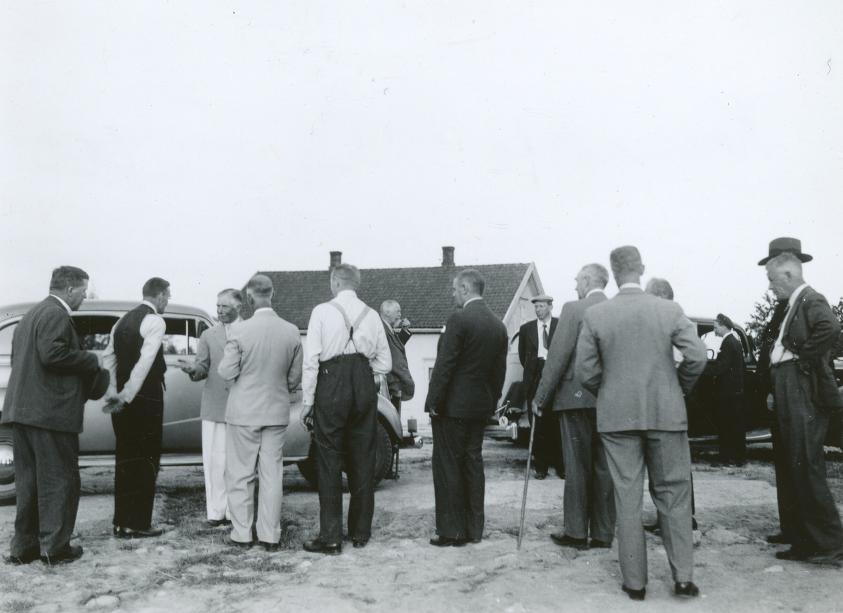 Kornrådet på besøk på Fritzøe gårsbruk 10. august 1938.