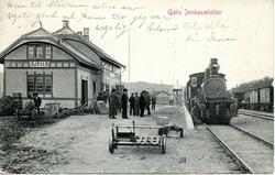 Damplokomotiv type 21a med persontog på Geilo stasjon på Ber