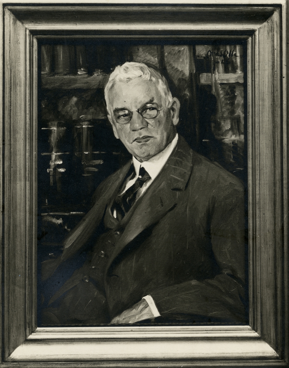 Avfotograferad målning med porträtt av medicine doktor Nils Åkerblom. Från 1915 överläkare vid Linköpings lasarett. Målningen sannolikt utförd av Helmer MasOlle (1884-1969).