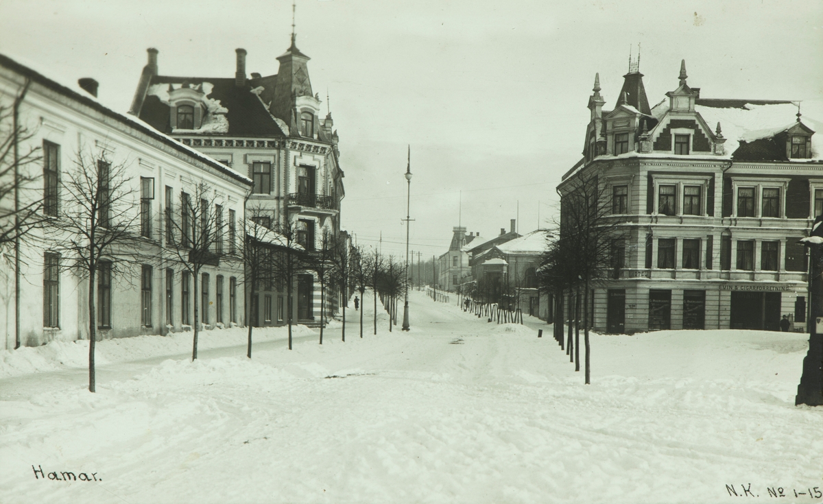 Postkort, Hamar by, Jernbaneplassen, Parkgata, Torggata 3, vinter

