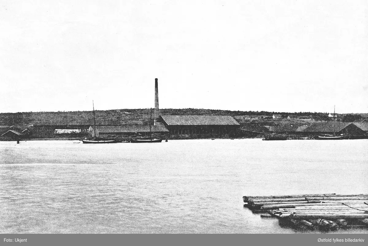 Nordre Valle Teglverk,  Rolvsøy i 1899.
"Aktieselskabet Nordre Valle Teglverk. Kjøbt og overtages fra 1. Mai 1899 af Søndre Valles eiere."