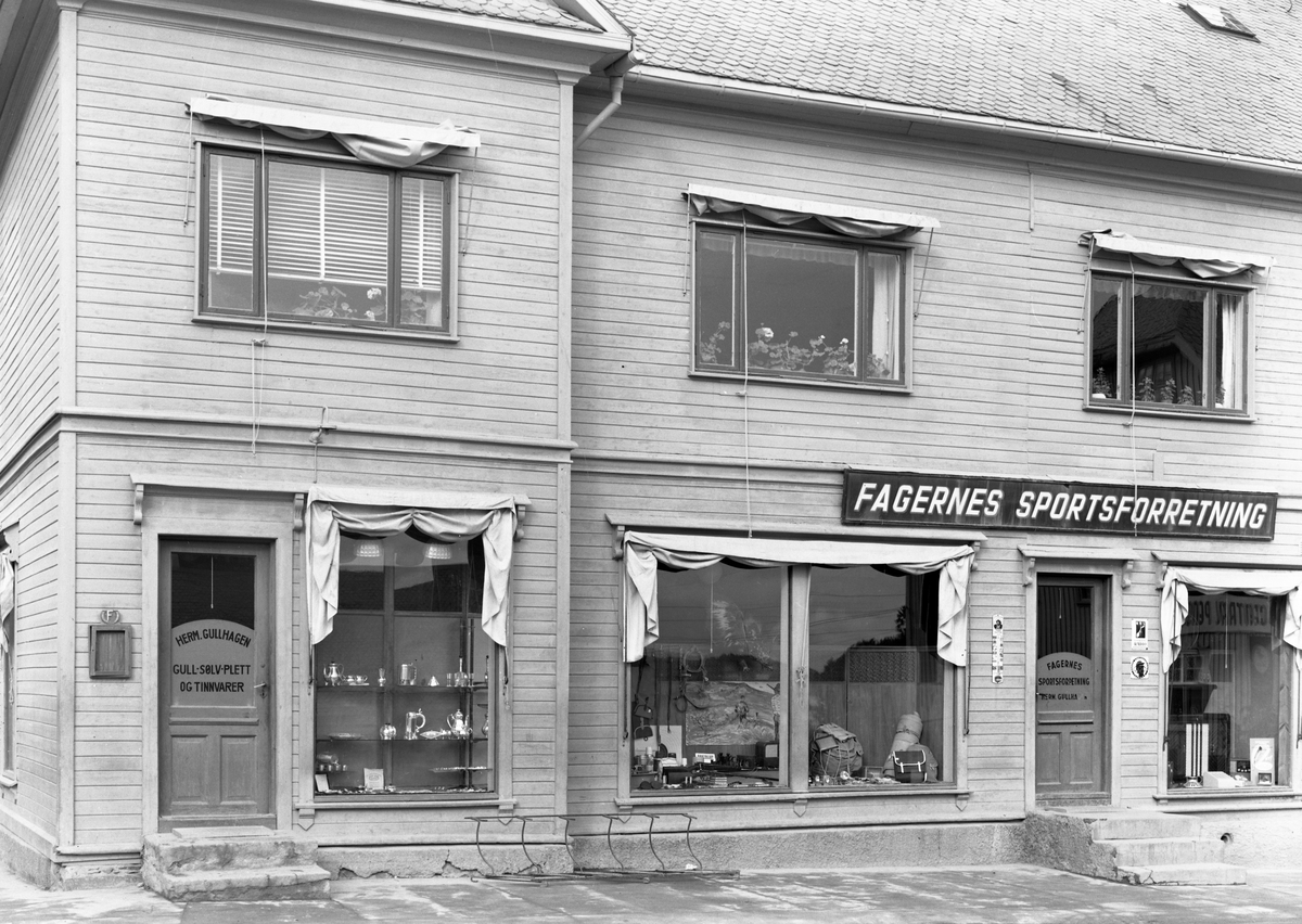 Lars Gullhagen sette opp huset "Fredheim"  i 1907, Fagernes, Nord-Aurdal