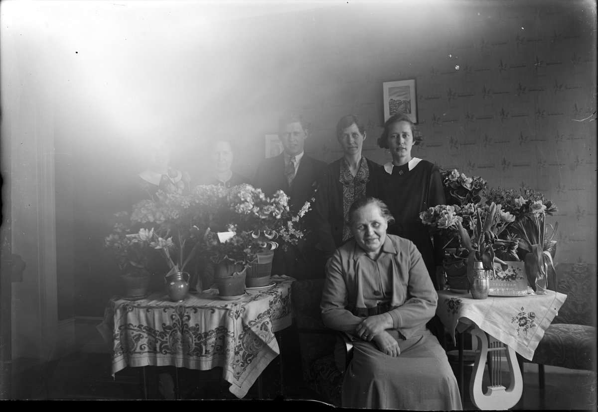 Fru Sjölin med familj, Uppsala 1936
