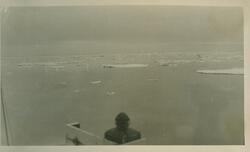 Utsikt fra båt på fjorden. Bildet er del av fotoalbum: SVB 2