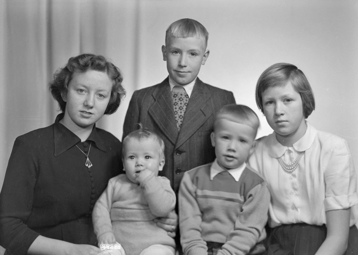 Anna-Margrethe Pettersen med søsken - Sverresborg Trøndelag Folkemuseum ...