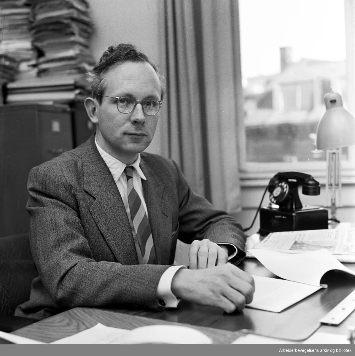 Per Kleppe (1923 -2021). Sosialøkonom og politiker. Statsråd fra 1971 til 1981. Finansminister fra 1973 til 1979. Mars 1959