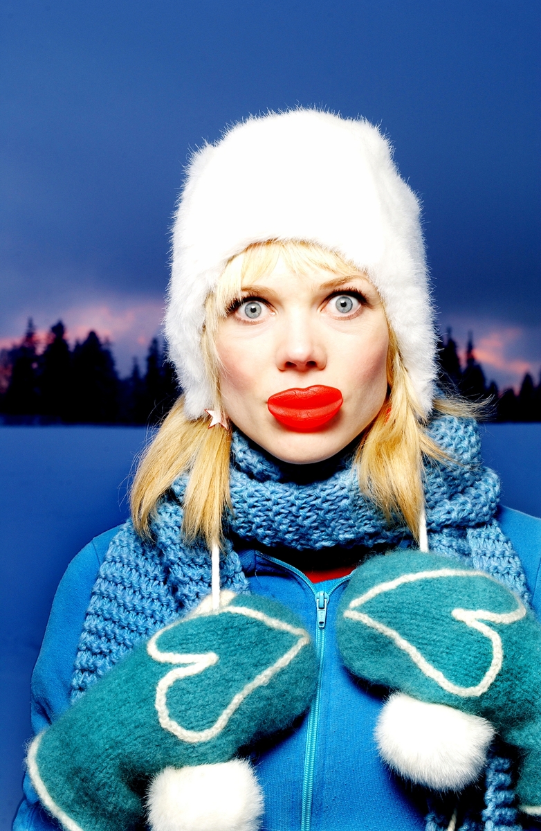 Portrett av skuespiller Ane Dahl Torp i vinterstemning.
