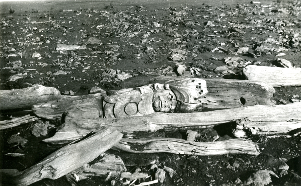Bilder fra Aleksandr Glumovs funn av atlant i Woodfjorden 1990. Nr. i gjenstandssamling: SVB 4990