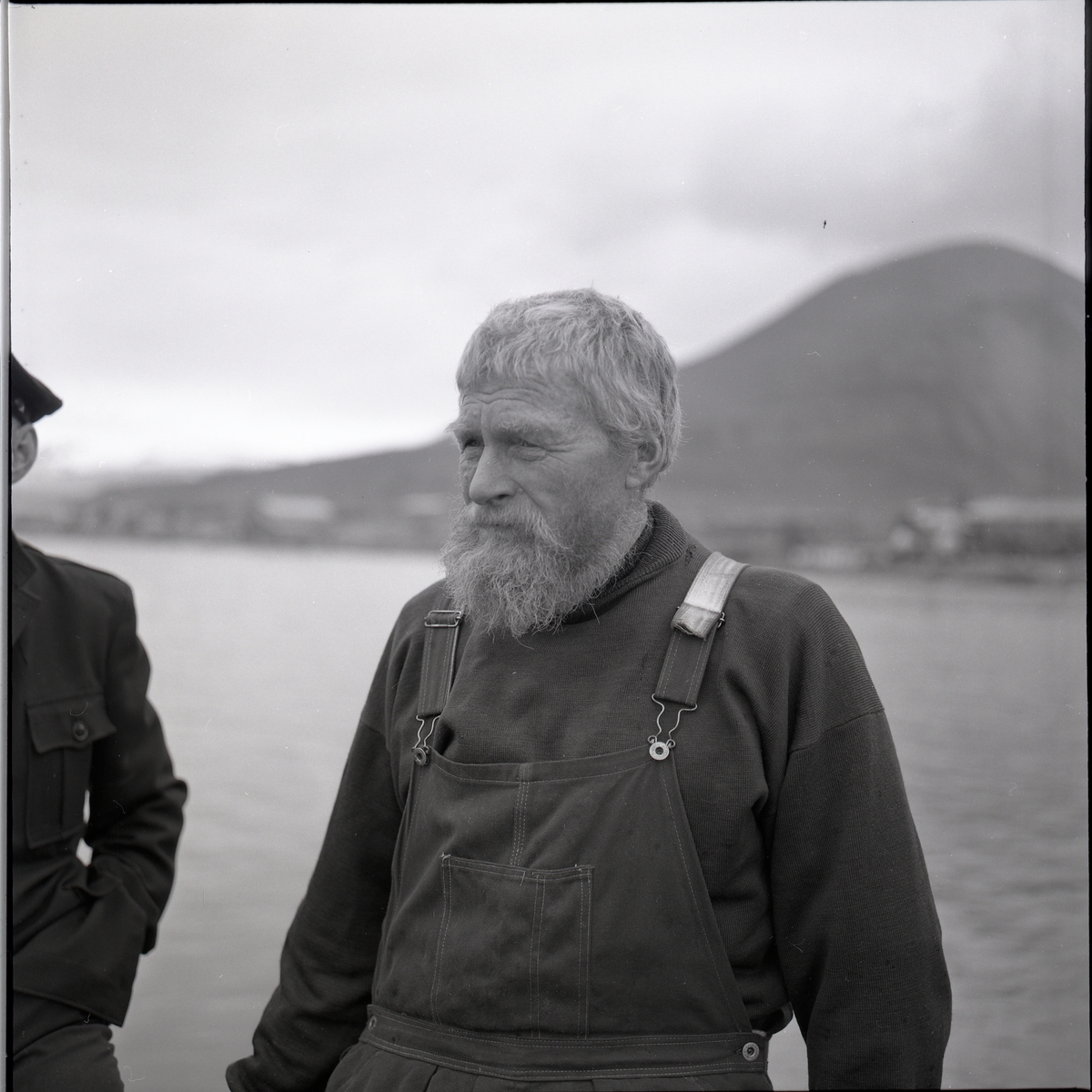 Hilmar Nøis på gamlekaia i Longyearbyen.