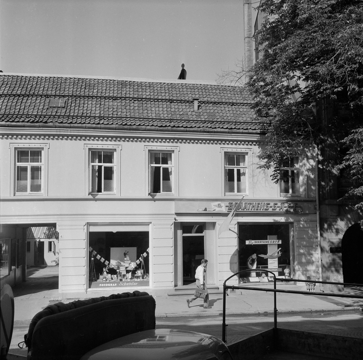 Fasaden til Fotograf Schrøders forretning i Nordre gate.