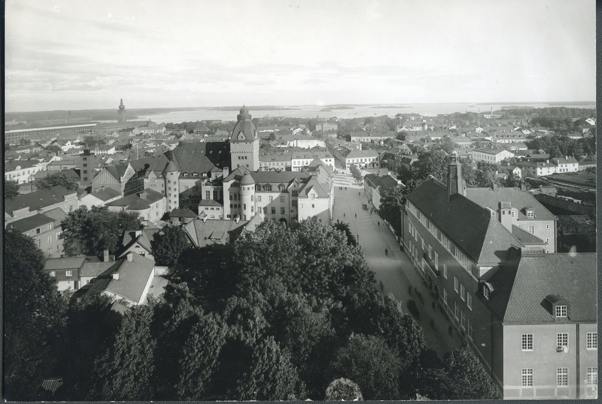 Utsikt mot söder, från Domkyrkan i Västerås. 1920-tal.