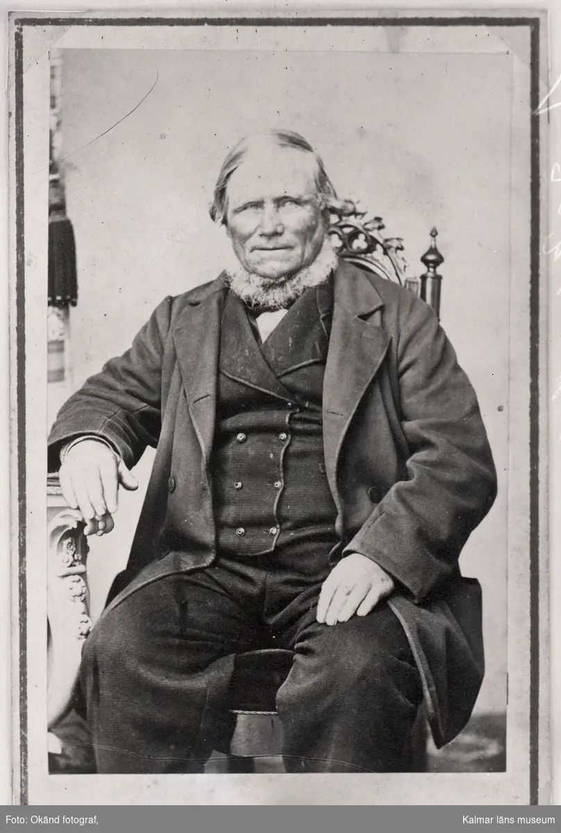 Hette ursprungligen Nilsson o tog namnet Löfström efter Lövö, där han var född. Stamfader för den talrika skepparsläkten L. Förde sk. Oscar, som förliste på Bornholm 1864, Varvid L. omkom jämte sonen.
Tre kopior finnes.