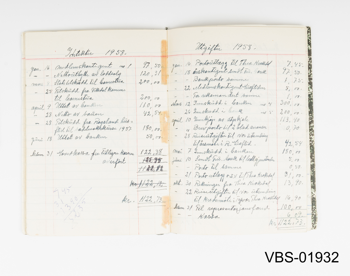 Kassabok med håndskrevne kontooppføringer mellom 1947 og 1952.