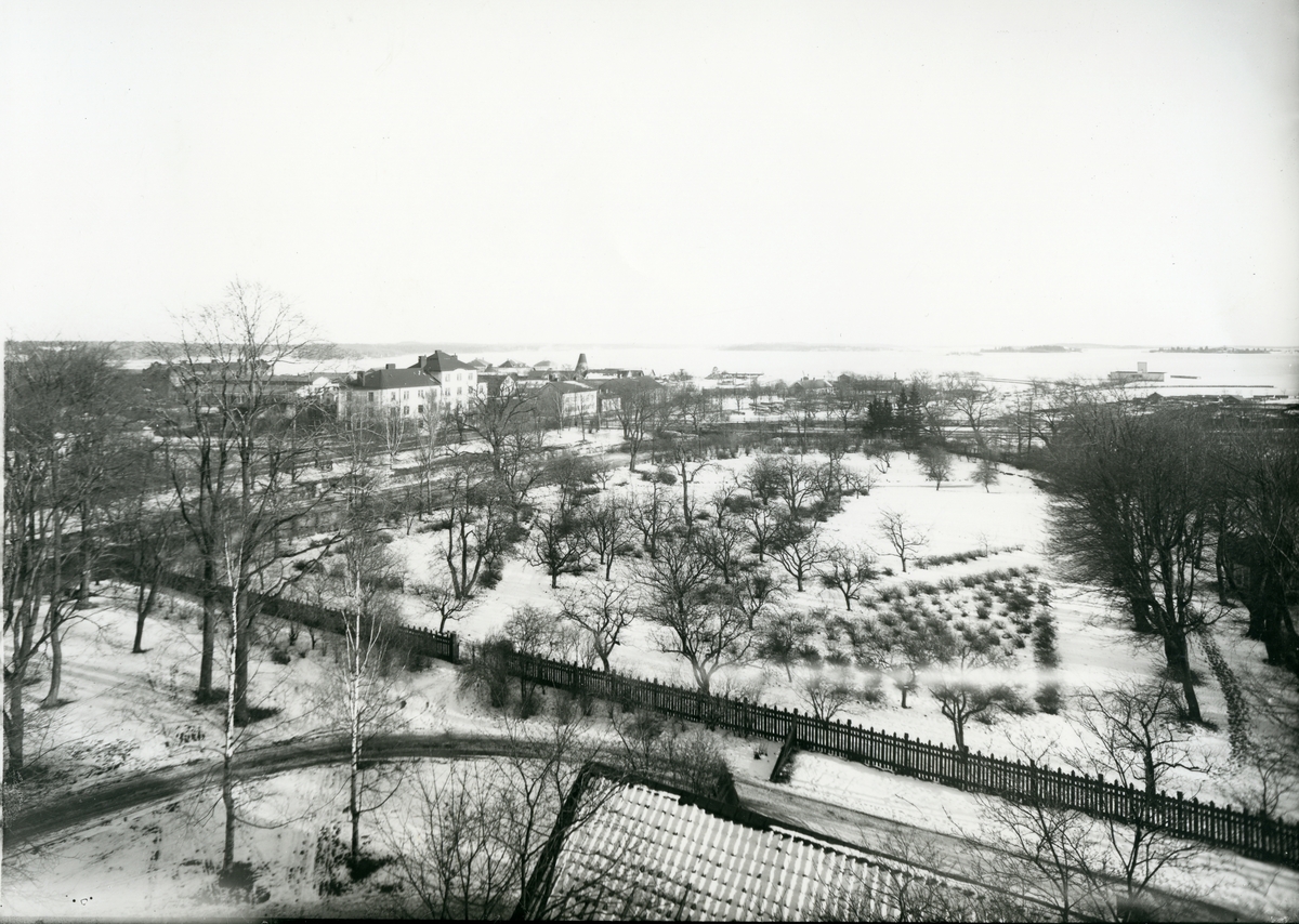 Utsikt från Västerås slott mot sydost. 1920-tal.