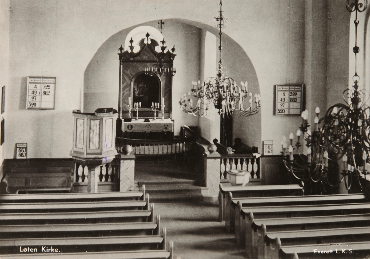 Postkort, Løten kirke, interiør mot alteret og prekestol,