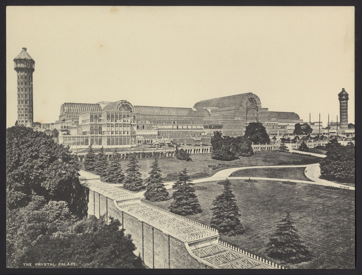 Bilden visar The Crystal Palace efter flytten 1854 i London.