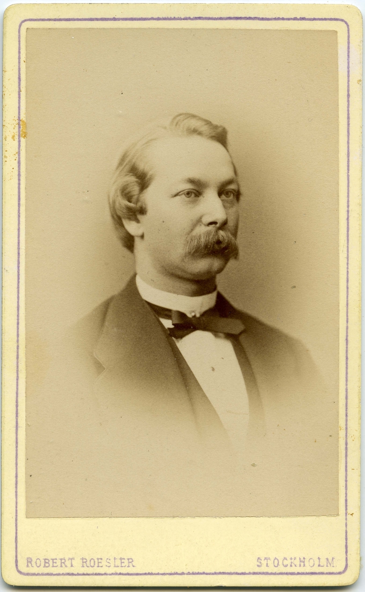 Porträtt på John Holmblom född år 1839.