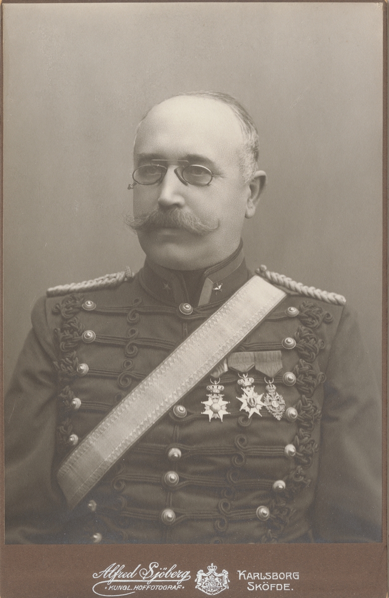 Porträtt av Herman Gemzell, major vid artilleriet.