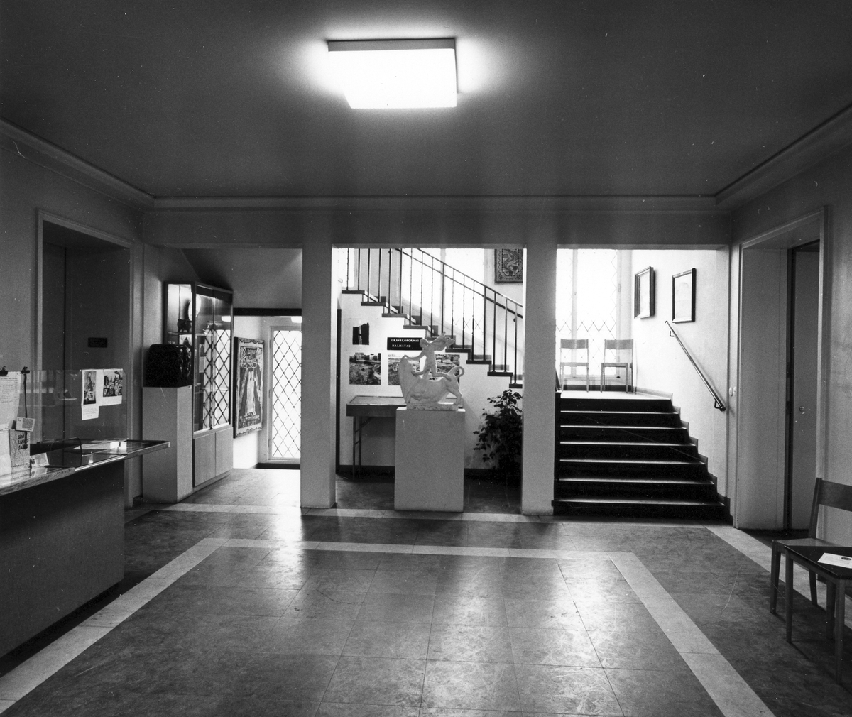 Museets entréhall, numera gamla entréhallen.
Foto 1 från öster.
Foto 2 från västnordväst.
Foto 3 från sydväst.