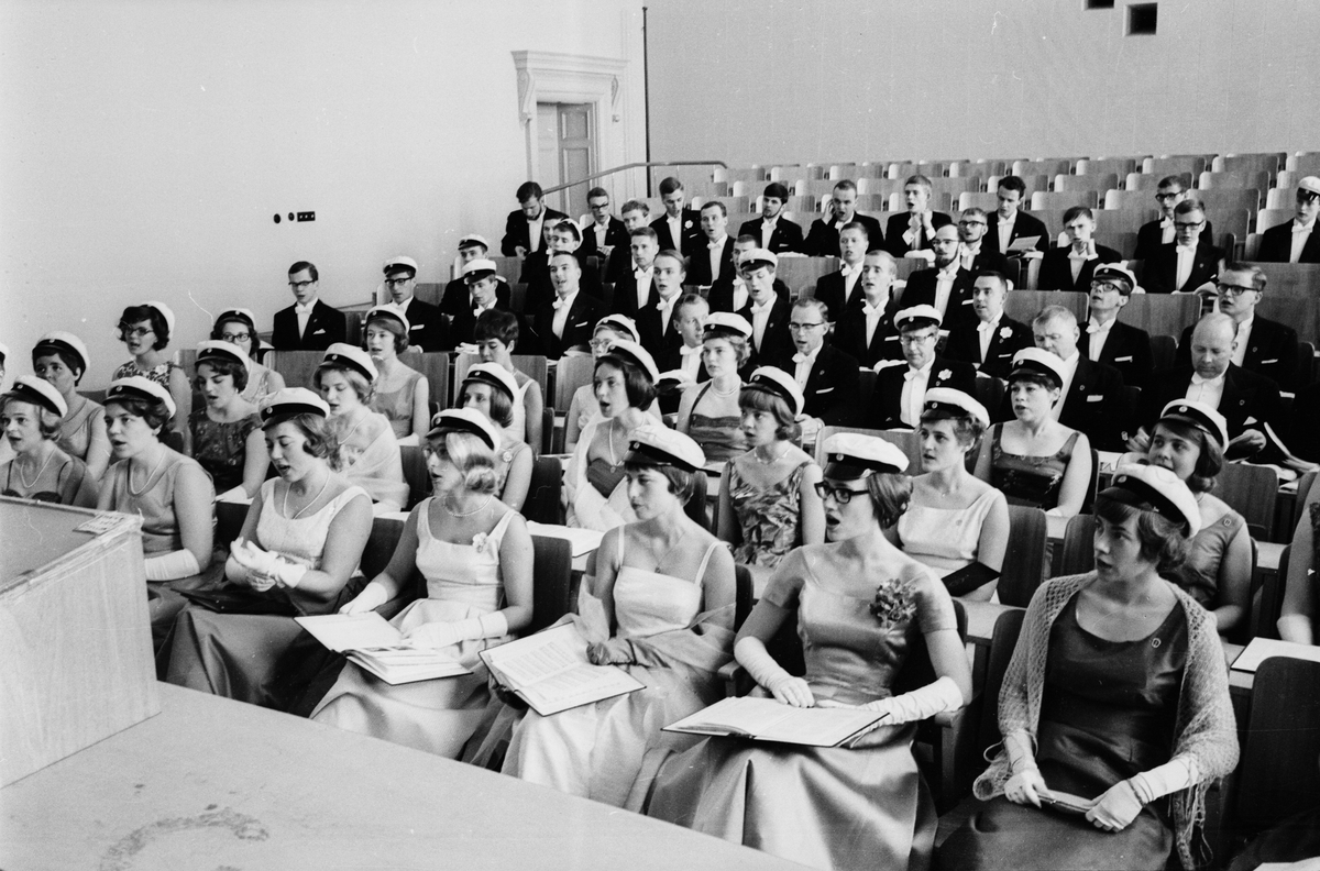 Allmänna Sången repeterar i sal IX, Universitetshuset, Uppsala 1961