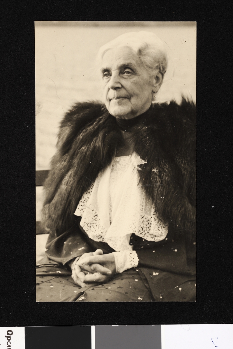 Bilde av Elisabeth Meyers aldrende mor, Bertha Margarethe Meyer (født Øien). Familiefotografier fra Elisabeth Meyers arkiv.