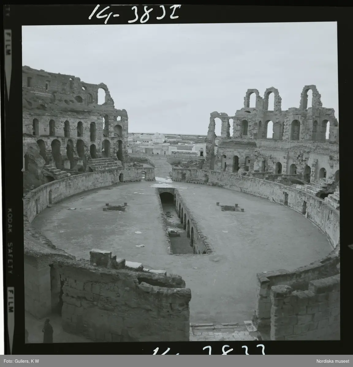 2791/1 Tunisien allmänt. Inifrån romerska amfiteatern i El Djem.